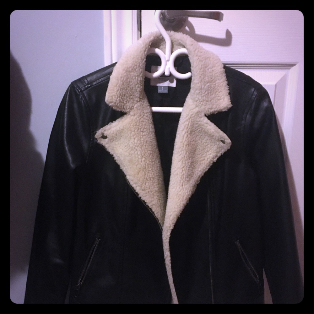 Old navy leather jacket with faux fur SMALL